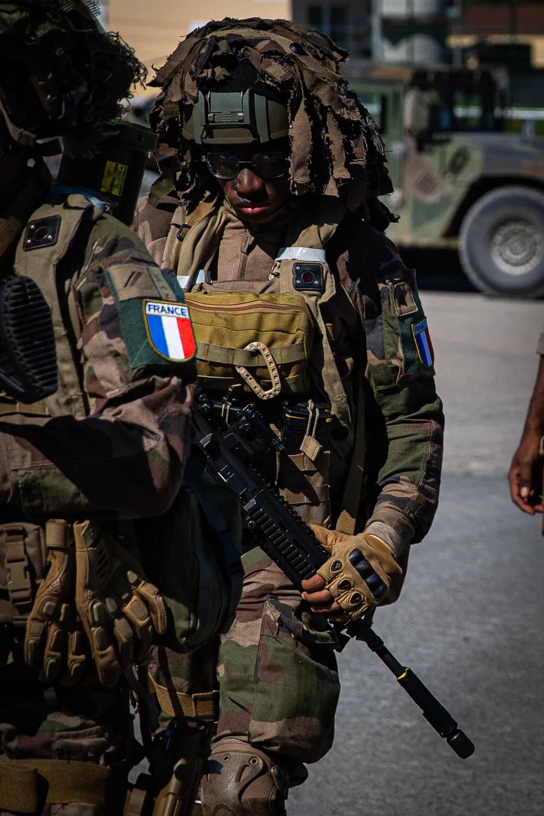 Soldats du 92e régiment d'infanterie avant l'entrée en zone d'entraînement, Saber Junction